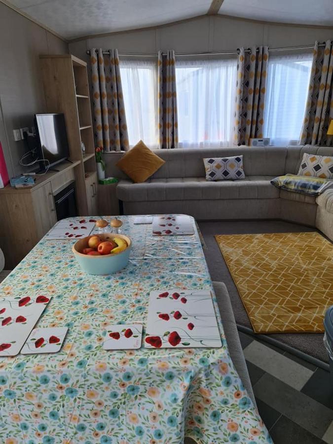 Caravan By The Sea Елджин Екстериор снимка